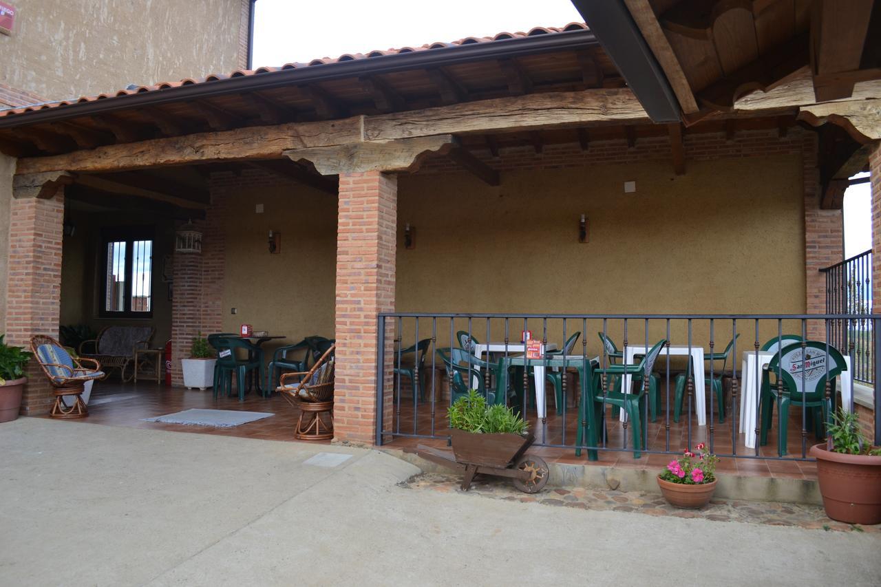 Hotel Rural Casa El Cura Кальсадилья-де-лос-Эрманильос Экстерьер фото