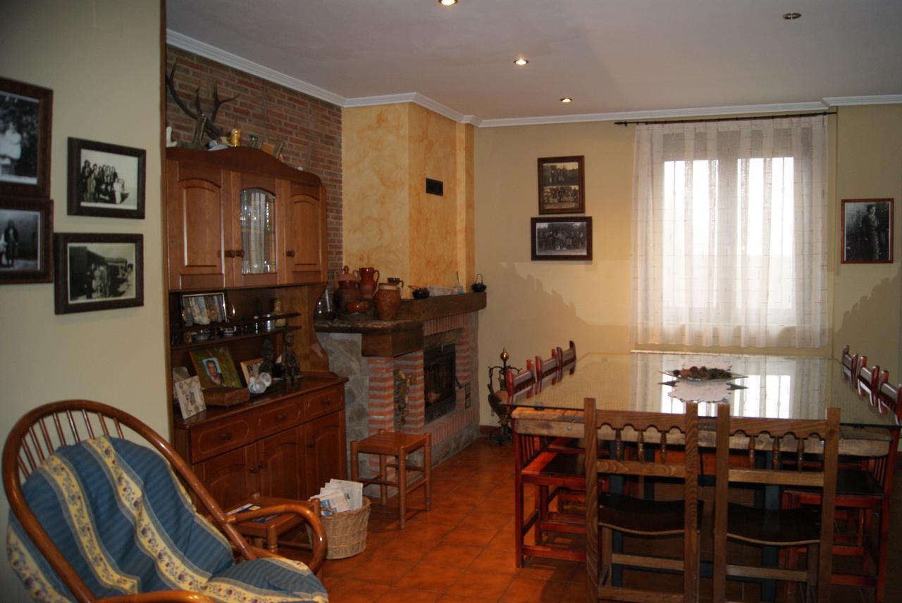 Hotel Rural Casa El Cura Кальсадилья-де-лос-Эрманильос Экстерьер фото