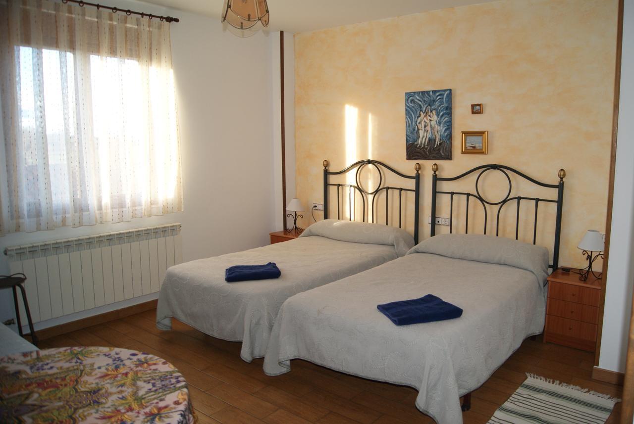 Hotel Rural Casa El Cura Кальсадилья-де-лос-Эрманильос Экстерьер фото