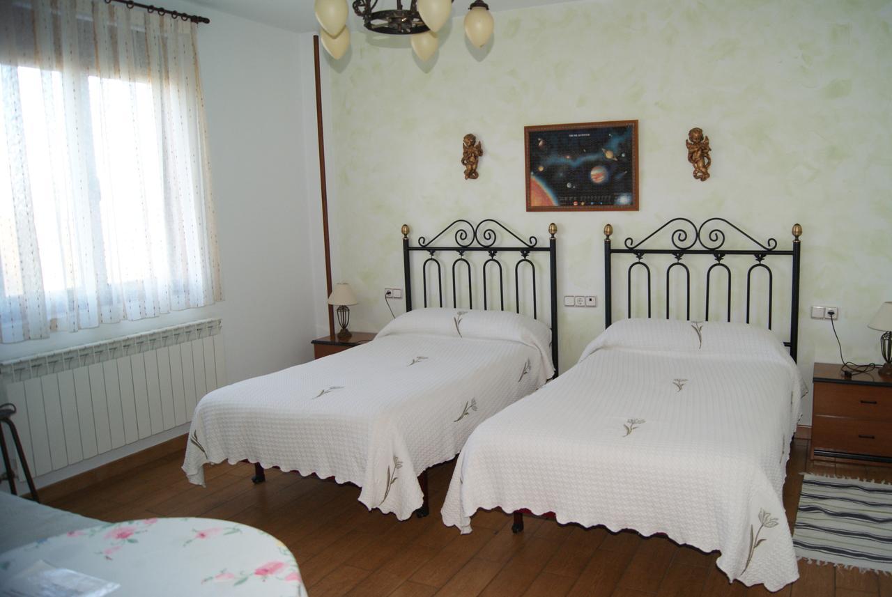 Hotel Rural Casa El Cura Кальсадилья-де-лос-Эрманильос Экстерьер фото