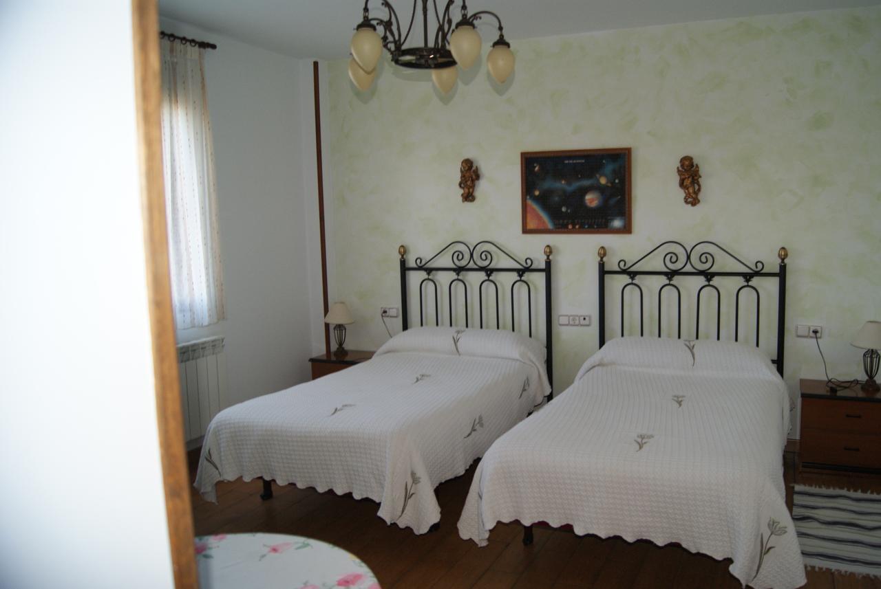 Hotel Rural Casa El Cura Кальсадилья-де-лос-Эрманильос Экстерьер фото